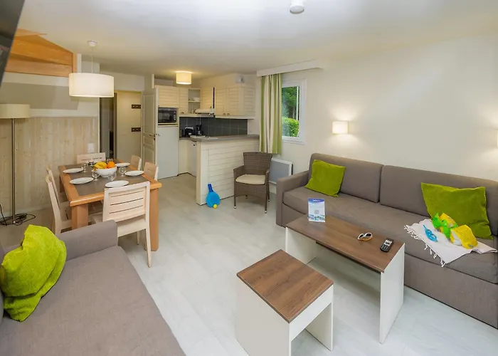 Goelia La Pommeraie Aparthotel Branville